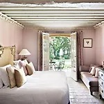 Marie Saint Tropez